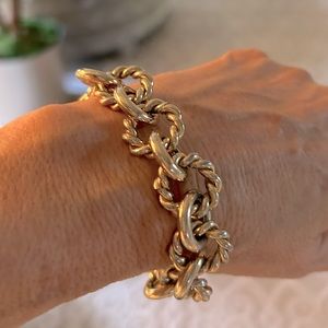 Gold tone link bracelet 7 and 1/4”
